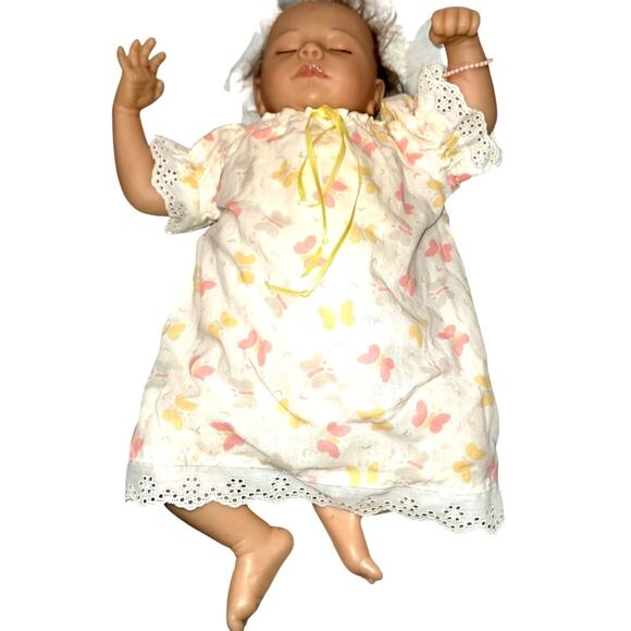 Reborn Baby Doll With 4 Outfits, Diaper, a Beanie & Blanket By Andrea Arcello - Picture 3 of 15